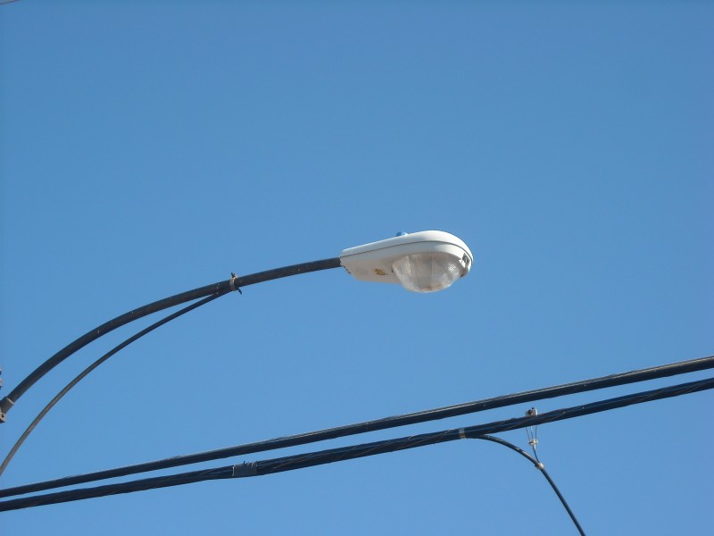 Relpace balast and lamp for parking lot light huntington beach